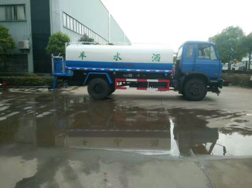 環(huán)衛(wèi)用戶(hù)都選購(gòu)東風(fēng)145型12灑水車(chē) 環(huán)衛(wèi)用戶(hù)都選購(gòu)東風(fēng)145型12灑水車(chē)
