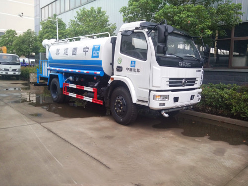 東風(fēng)灑水車廠家 東風(fēng)灑水車廠家