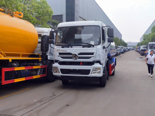 新東日牌YZR5160GSSG6型灑水車 新東日牌YZR5160GSSG6型灑水車