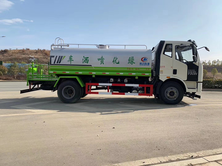 環(huán)衛(wèi)灑水車 環(huán)衛(wèi)灑水車